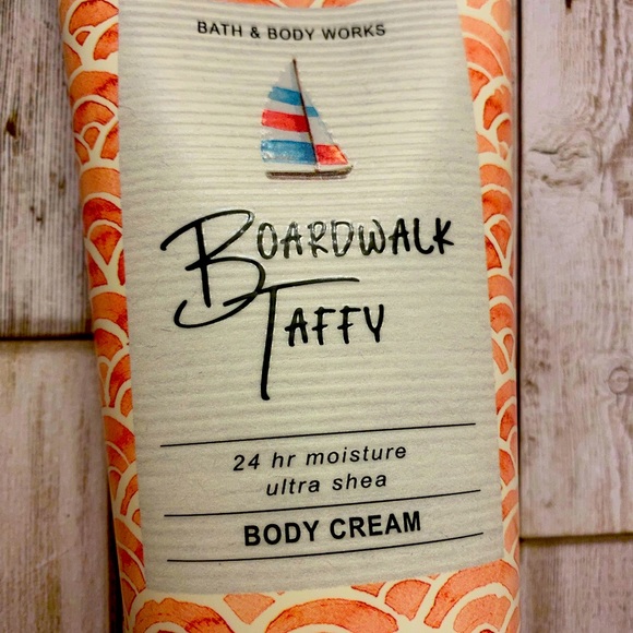 Boardwalk Taffy 👛👛👛💕💕✨✨✨ - Picture 2 of 4